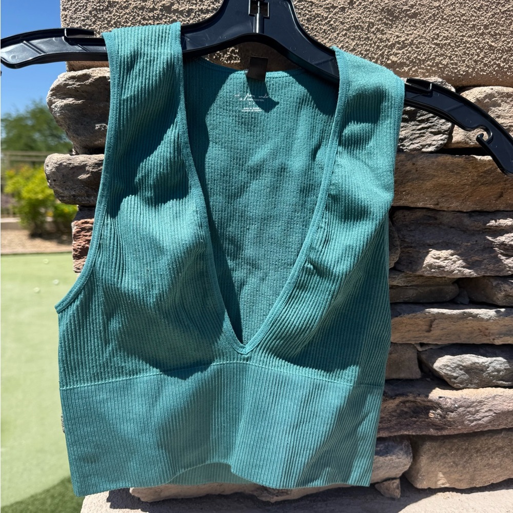 Green ribbed crop top women size small by urban outfitters